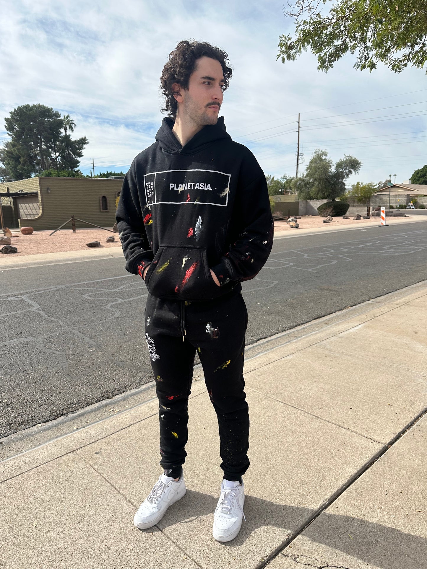 MEDALLIONS SWEATSUIT - BLACK